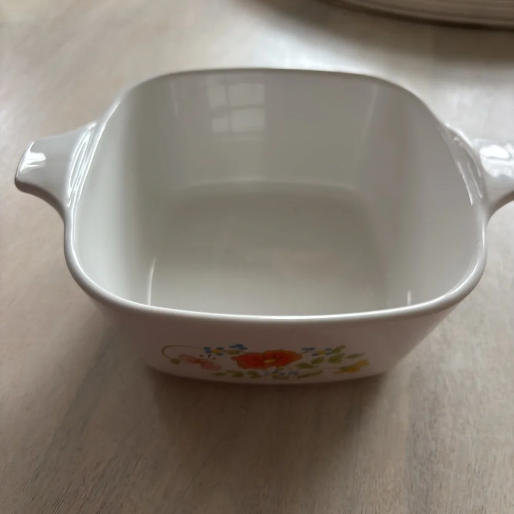 Corning Ware Wildflower P-43-B 2 3/4 Cup Petite Pan Casserole Dish